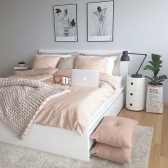 Білі двоспальні ліжка