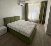 Кровать двуспальная мягкая Мия с подьемным механизмом и нишей для белья