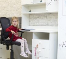 Стіл з надбудовою 