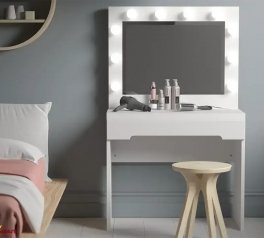 Туалетний столик 