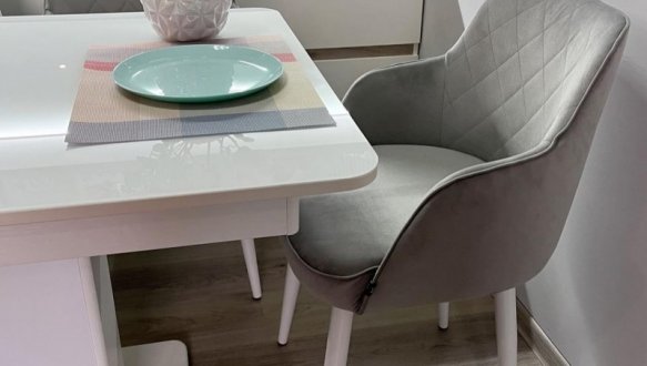 Стул Луна деревянные ножки 7