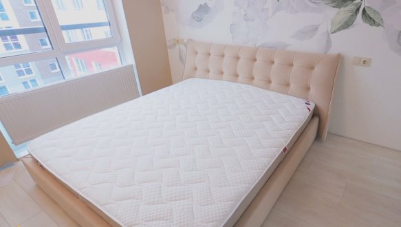 Ліжко Еліо 10