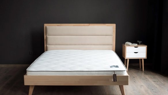 Ліжко дерев'яне з м'якою вставкою Camelia Моніка масив Бук