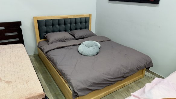 Кровать деревянная Лев Мардир 50 с подьемным механизмом и нишей для белья массив Бук 0