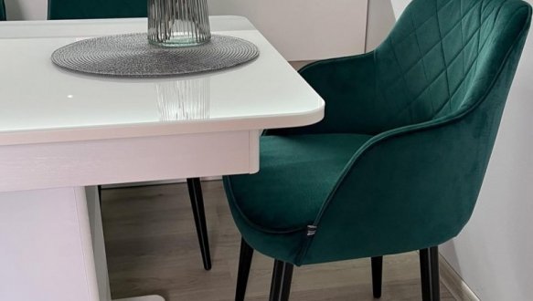 Стул Луна деревянные ножки 11