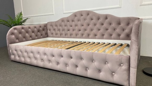 Ліжко Меланія