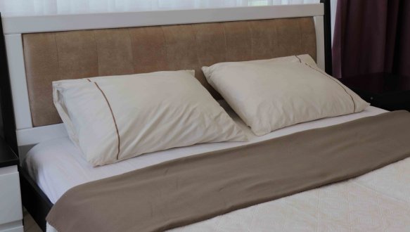 Кровать двуспальная деревянная Дримка Магнолия Бук 5