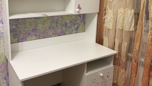 Стіл з надбудовою 6