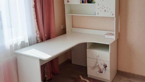 Стол угловой с надстройкой 0