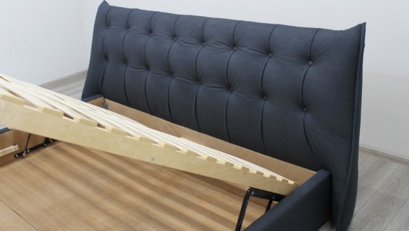 Ліжко Еліо 4