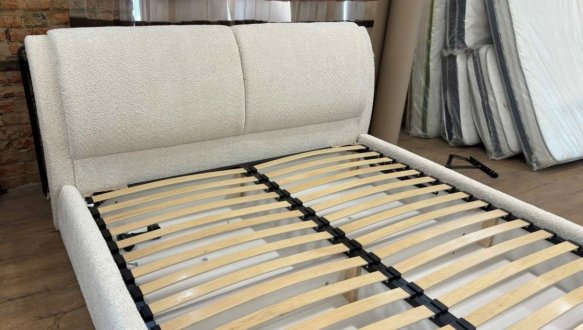 Кровать мягкая Городок меблі Мелани с подьемным механизмом и нишей для белья 0