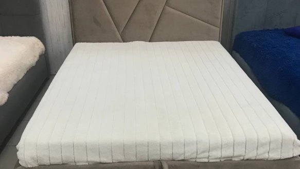 Спальня Kapryzone/Капризоне Файні меблі Україна с комодом 3S и тумбами 2