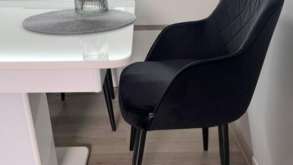 Стул Луна деревянные ножки 4