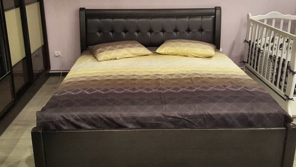 Кровать двуспальная деревянная Явито Ліон с подьемным механизмом и нишей для белья Массив Ольха / Ясень / Дуб 