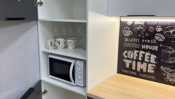 Кухня 2,4м Фарбований високий глянець ДСП АКЦІЯ 9